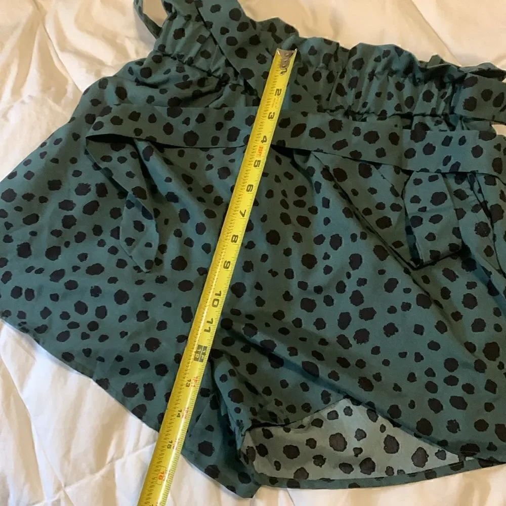 EMERY ROSE, skort, medium, green w/leopard spots, great condition - Picture 5 of 8